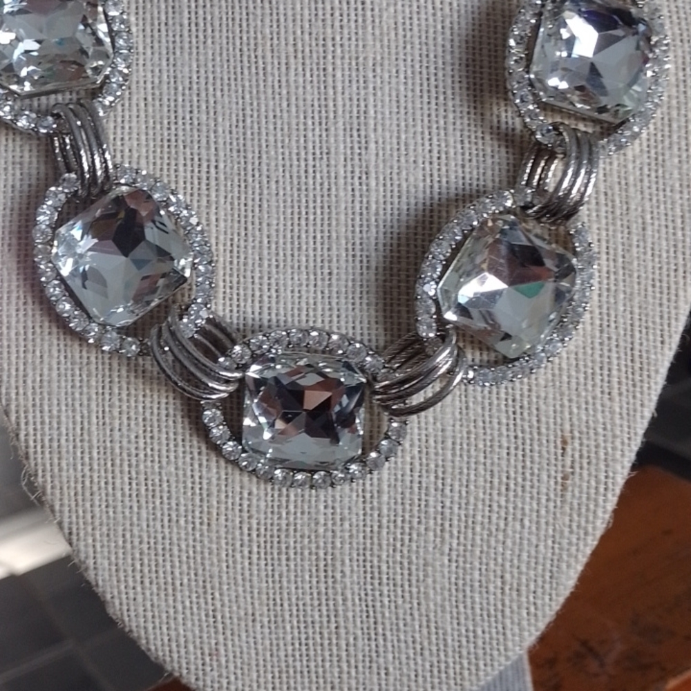 πππSOLD!! LUX ACCESSORIES - Picture 2 of 5